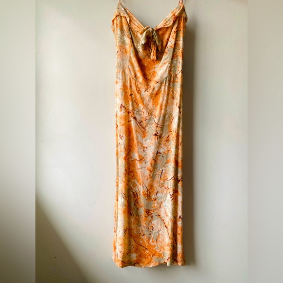 Dresses & Skirts - Summer midi dress - size 6 // spaghetti straps // good condition